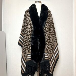 Poncho Cape Coat Women's One Size Faux Fur Trim Black Tan Geometric Print NWT